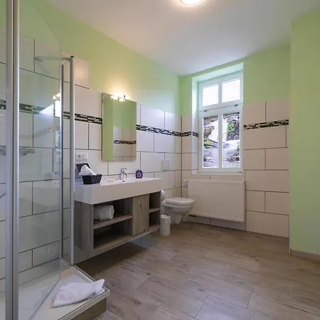 Remise, Apartment *